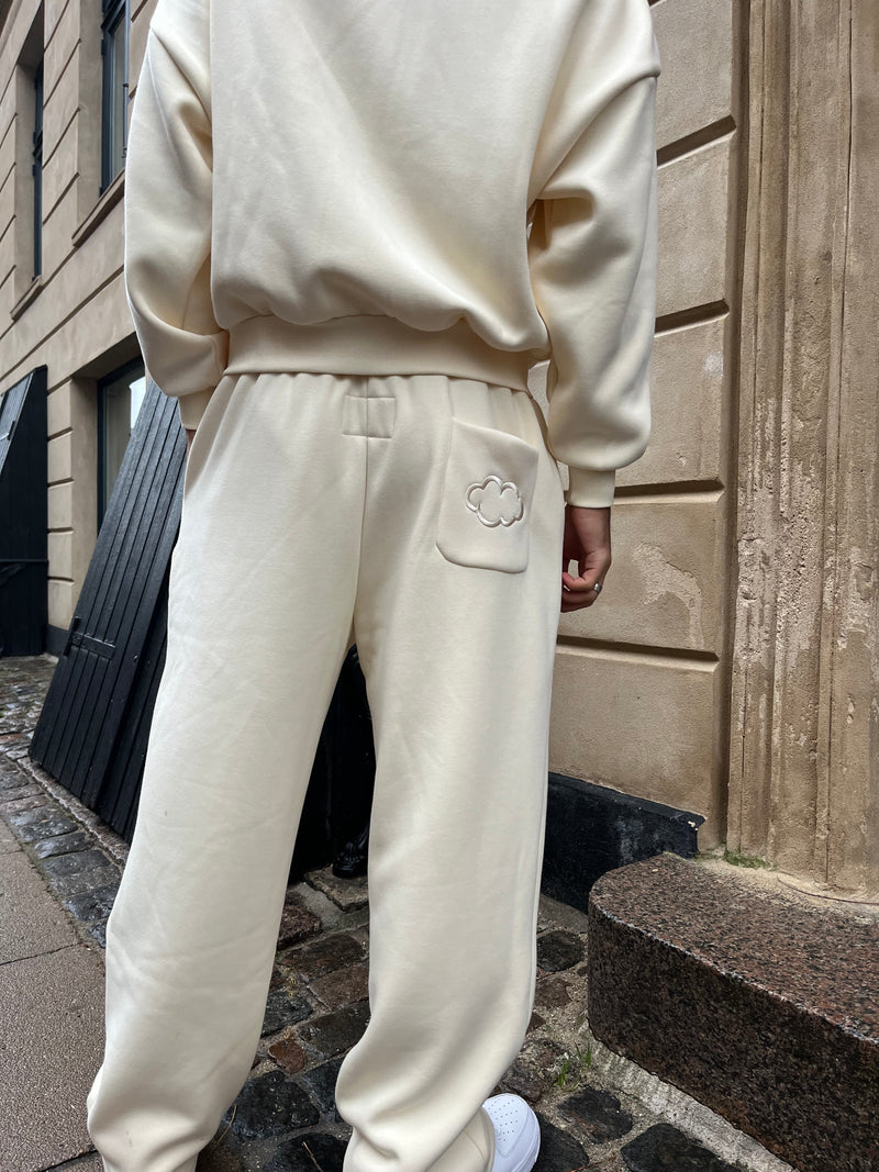 CLOUDCLO SWEATS CREAM